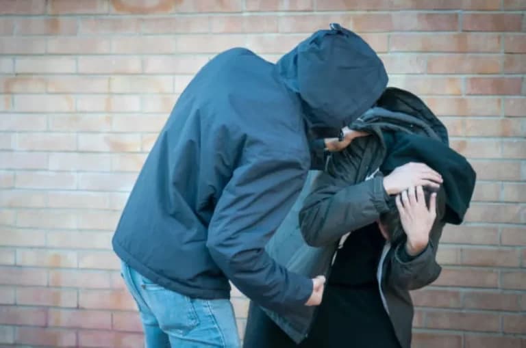 Αρπαγή και ξυλοδαρμός 12χρονου στην Πάτρα με ρατσιστικό κίνητρο