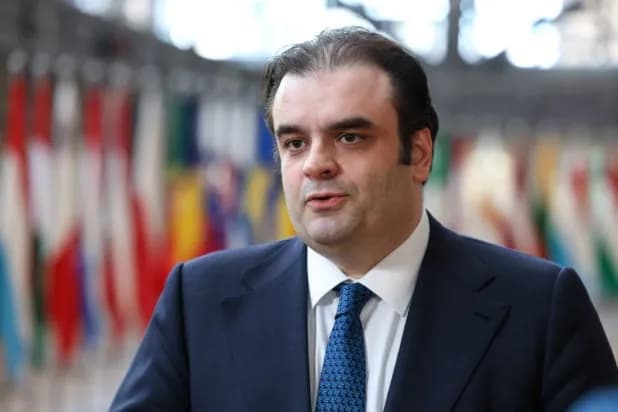 Ο Πιερρακάκης: Απασφαλίσαμε τη βόμβα χρέους της Ελλάδας