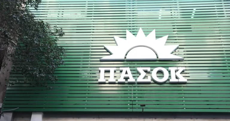 Ο ΠΑΣΟΚ κατηγορεί την κυβέρνηση για «ορμπανοποίηση»