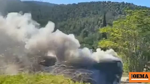Φωτιά σε τουριστικό λεωφορείο στην Περιφερειακή Υμηττού