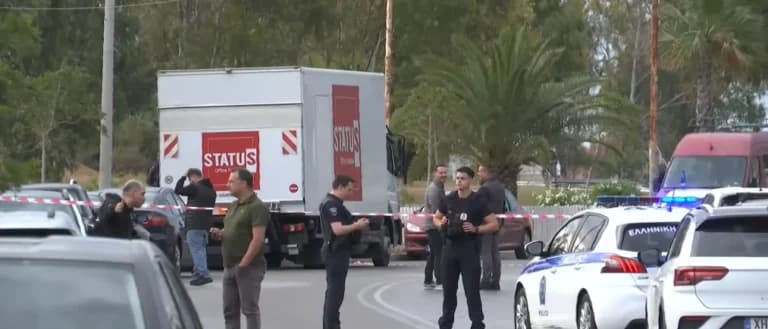 Πυροβολισμοί στο Μικρολίμανο: Όπλα και χειροβομβίδες