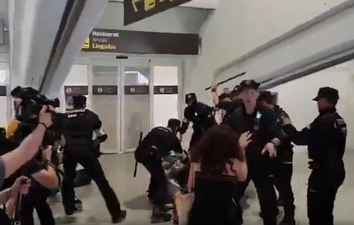 Επεισόδια στο αεροδρόμιο Μπιλμπάο με ακτιβιστές Γάζας