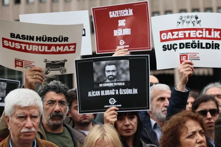 Ο δημοσιογράφος της Deutsche Welle Ουλουντάγ αποφυλακίστηκε