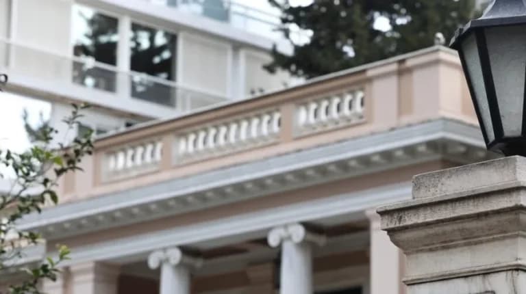 Η κυβέρνηση «βάζει» τον Τσίπρα στο στόχαστρο