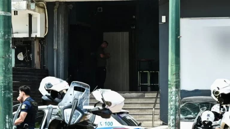 Τρόμος στην Καλλιθέα: Μεθυσμένος πυροβόλησε σε κλαμπ