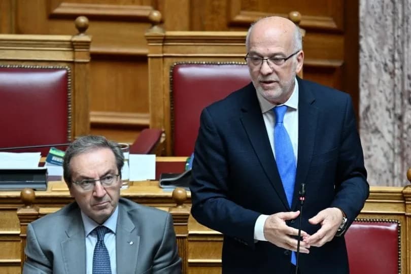 Ο Φλωρίδης υπερασπίζεται την τροπολογία για πολιτικά πρόσωπα