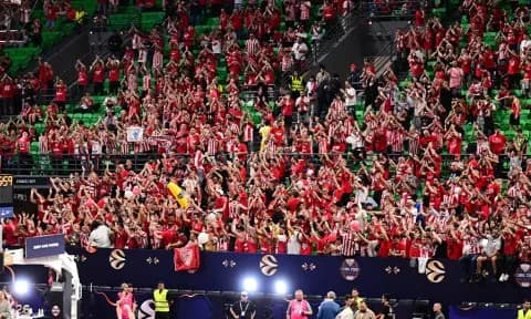 Η εκπληκτική απόβαση 14.000 οπαδών του Ολυμπιακού στο Final Four