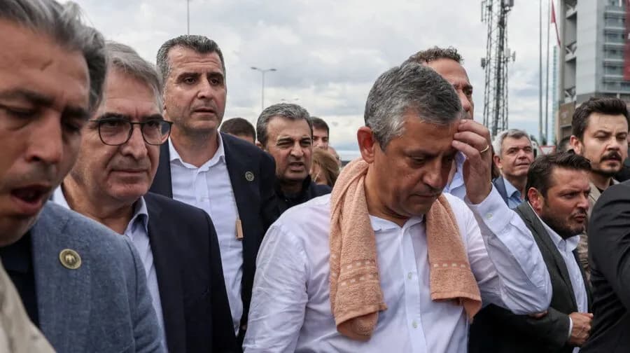 Η Τουρκία σε πολιτική κρίση: Επίθεση στο CHP