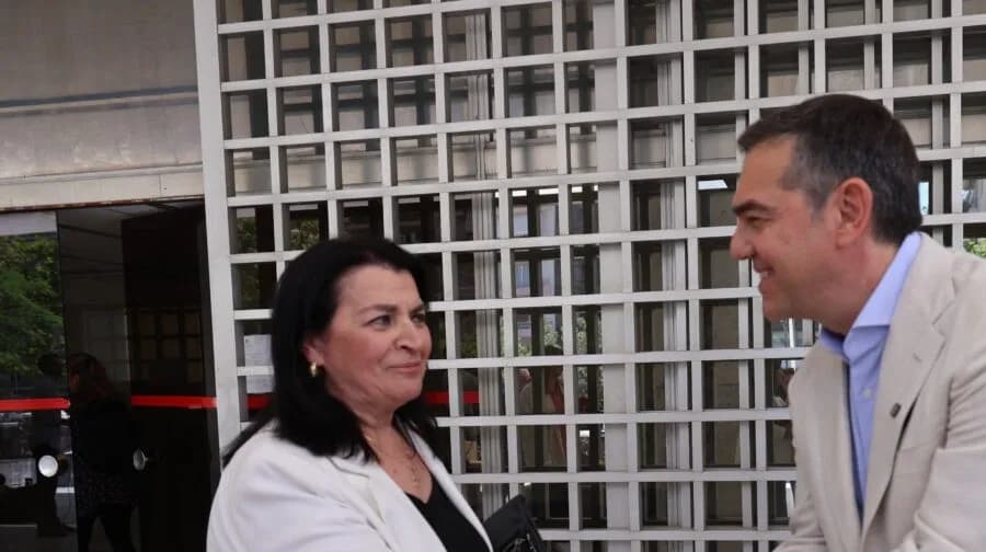 Η Μαρία Λεπενιώτη στους ιδρυτές του ΕΛΑΣ του Τσίπρα