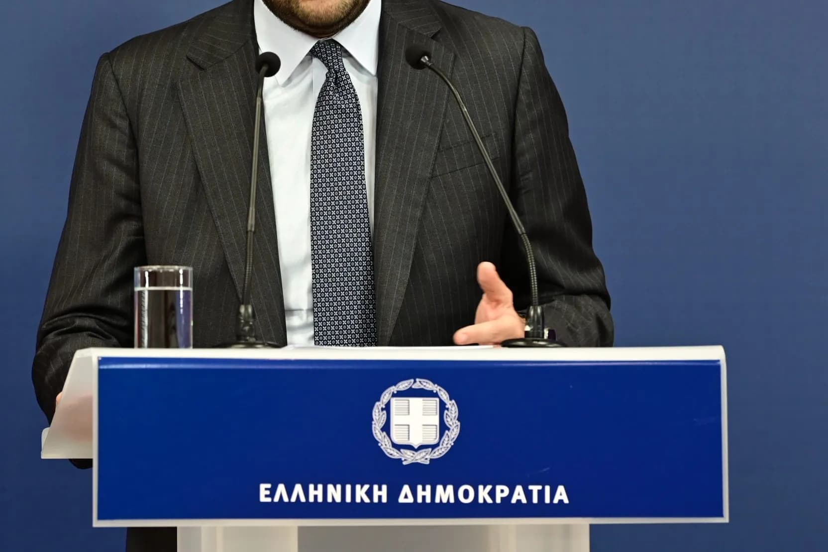 Ο Μαρινάκης ζητά άμεση απόσυρση βίντεο για τις 17χρονες