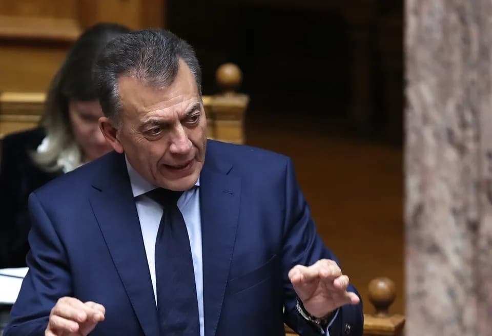 Ο Βρούτσης ανακοίνωσε αύξηση χρηματοδότησης αθλητικών ομοσπονδιών