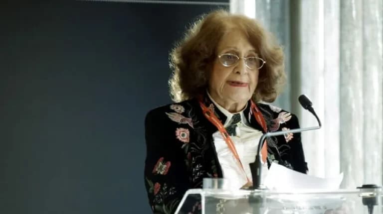 Η Νεγρεπόντη Δελιβάνη για το κόμμα Καρυστιανού