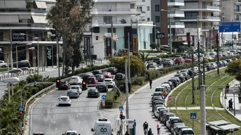 Άγνωστη οσμή αερίου «πνίγει» τα νότια προάστια