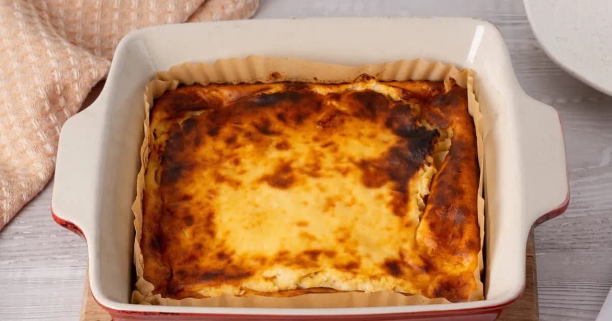 Η πρωτεϊνική τυρόπιτα χωρίς φύλλο με βρώμη
