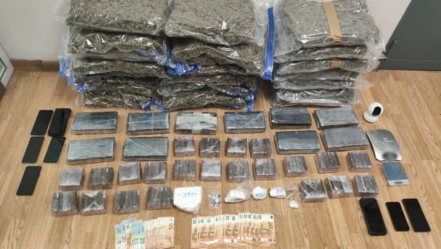 Η αστυνομία συνέλαβε τρεις άνδρες για διακίνηση ναρκωτικών στην Αττική