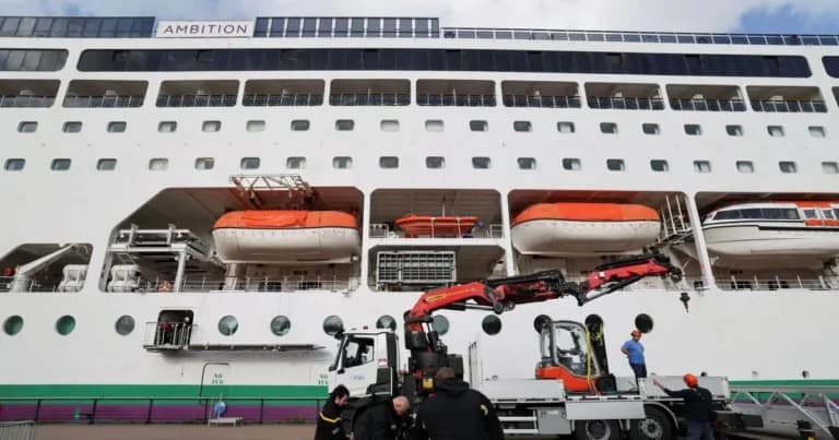 Άρση καραντίνας στο κρουαζιερόπλοιο Ambition μετά επιδημία νοροϊού