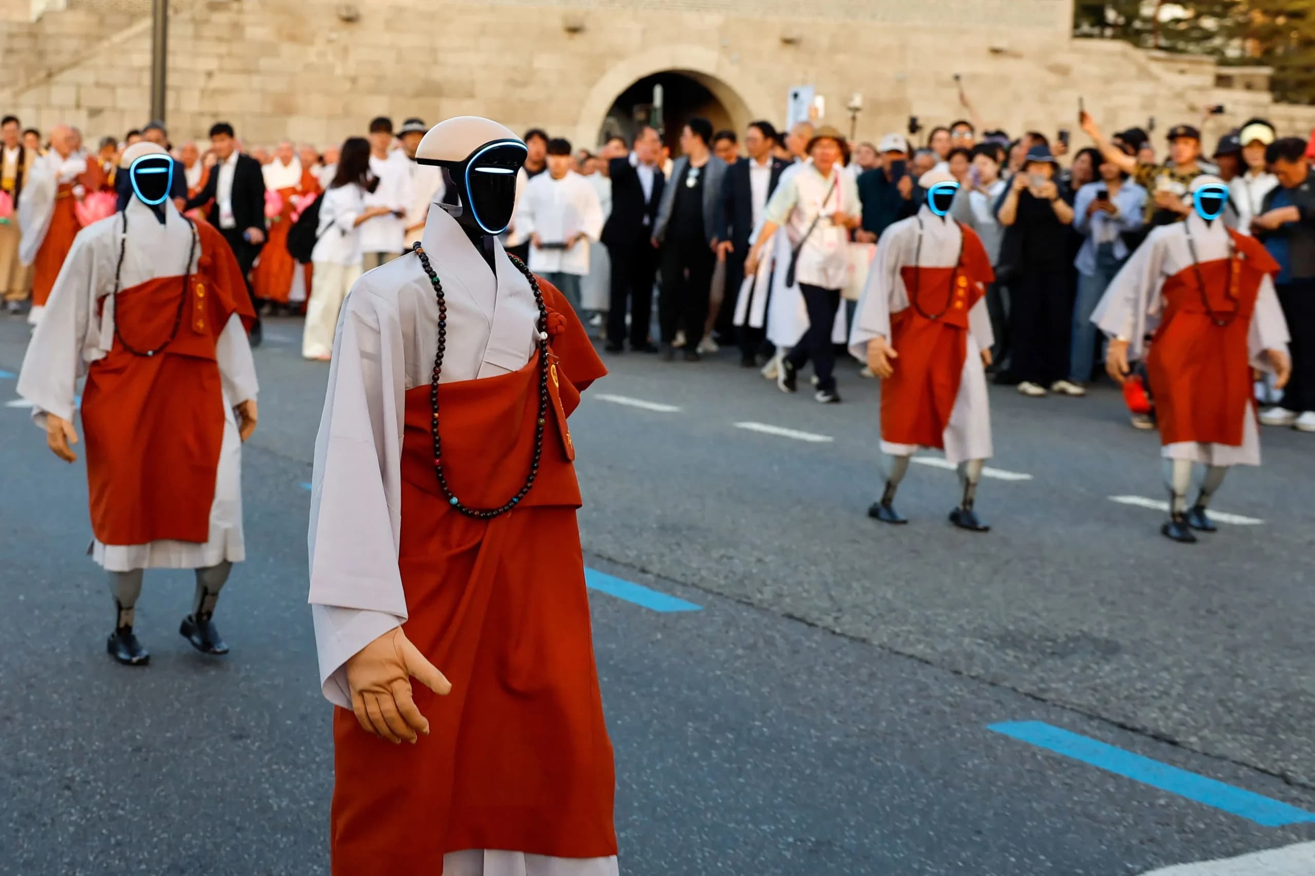 Ρομπότ με βουδιστικές στολές στο φεστιβάλ φαναριών Σεούλ