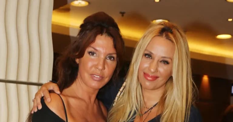 Η Βάνα Μπάρμπα αποχαιρετά τη Γωγώ Μαστροκώστα