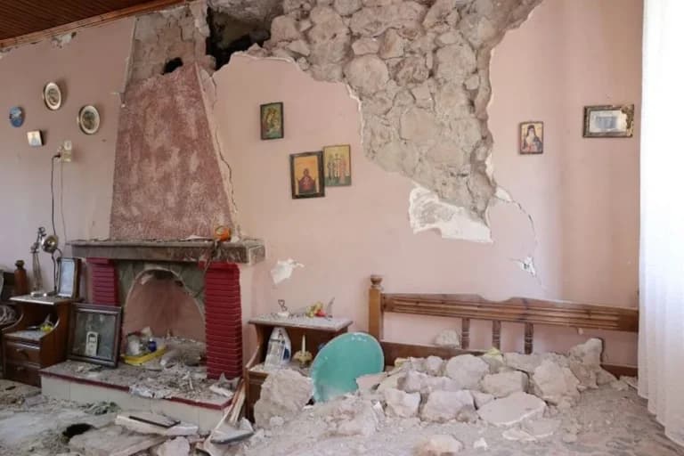 Ο σεισμός στην Εύβοια: Πάνω από 100 σπίτια με ζημιές