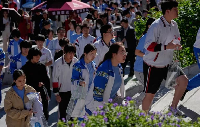Το gaokao ξεκίνησε: 12,9 εκατ. νέοι στις εξετάσεις Κίνας