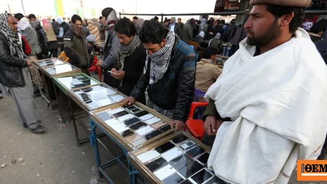 Οι Ταλιμπάν απαγορεύουν τα smartphones στο Αφγανιστάν