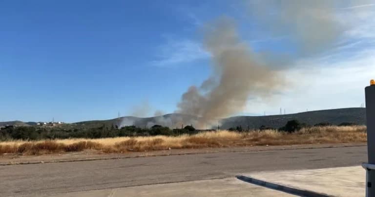 Η φωτιά στην Κερατέα τέθηκε υπό έλεγχο