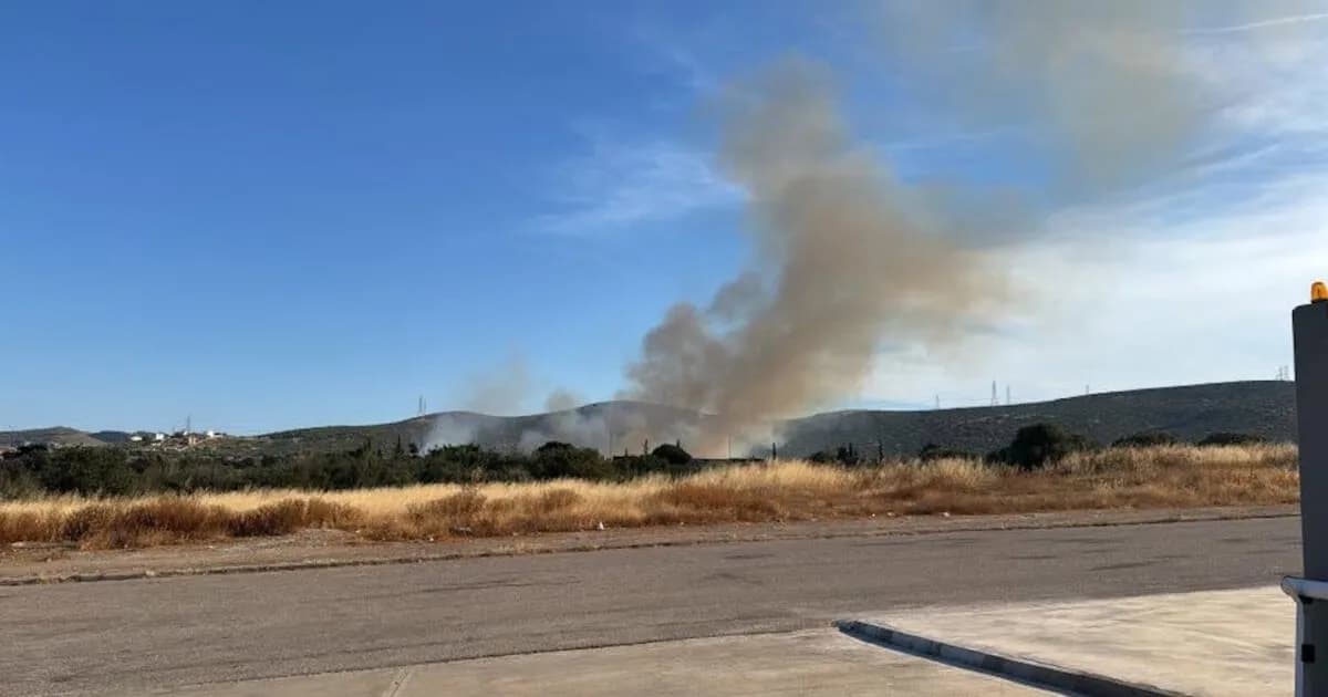 Η φωτιά στην Κερατέα τέθηκε υπό έλεγχο
