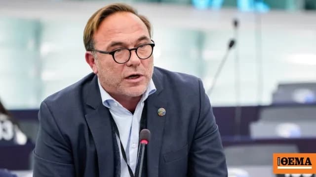 Ο Πέτρος Κόκκαλης παραιτείται από τον «Κόσμο»