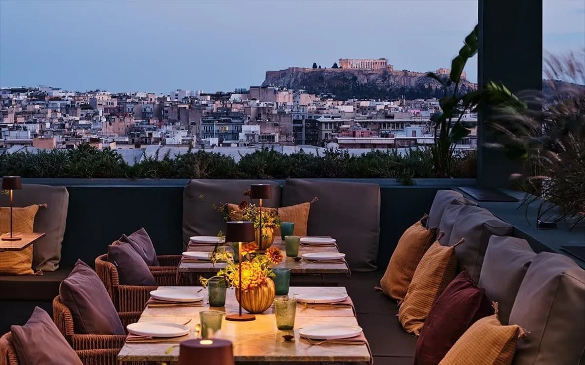 Το 10 Urban Roof Garden με νέο μενού για το καλοκαίρι