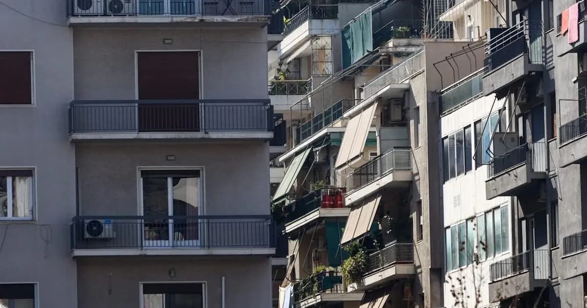 Μεικτή εικόνα στις μεταβιβάσεις ακινήτων τον Απρίλιο 2026