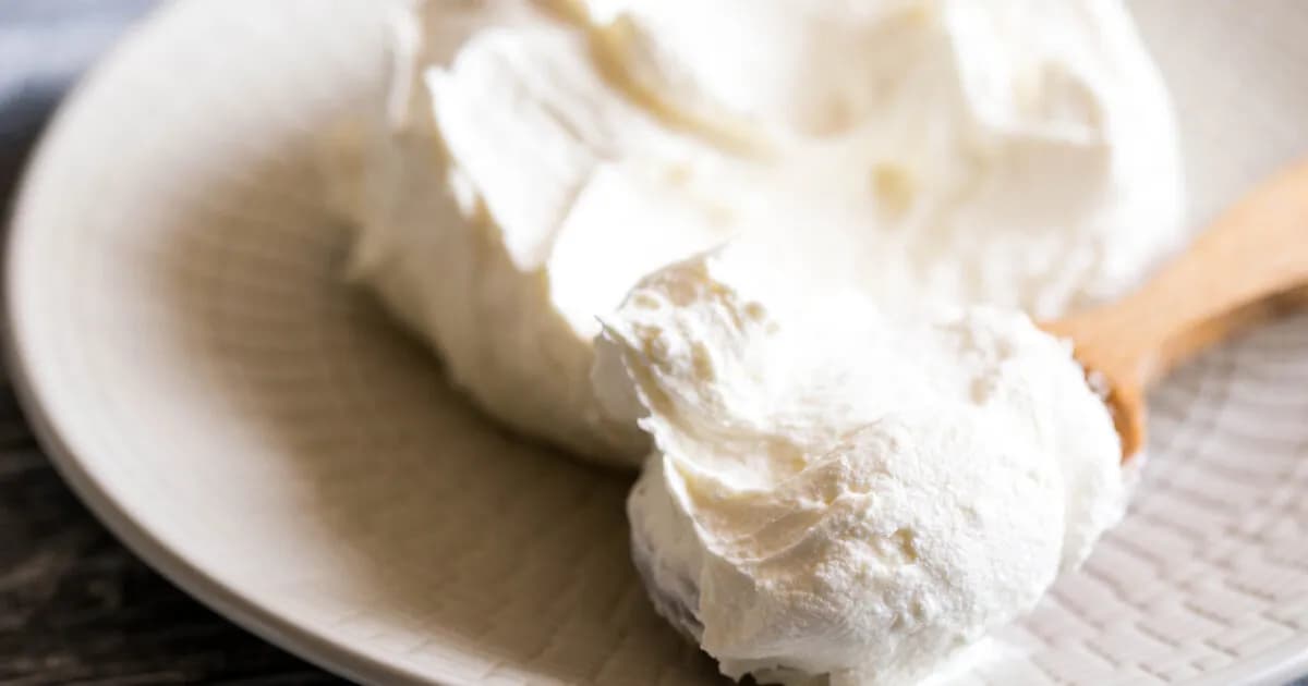 Σπιτικό cream cheese με γιαούρτι σε 3 υλικά