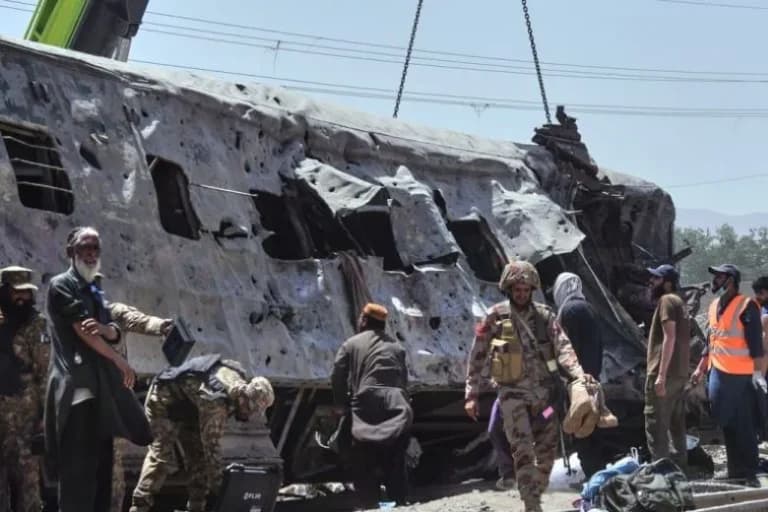 Επτά νεκροί από διπλή βομβιστική επίθεση στο Πακιστάν