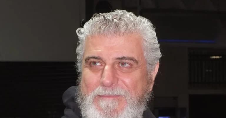 Ο Βλαδίμηρος Κυριακίδης για τα παιδικά χρόνια και τον γάμο του