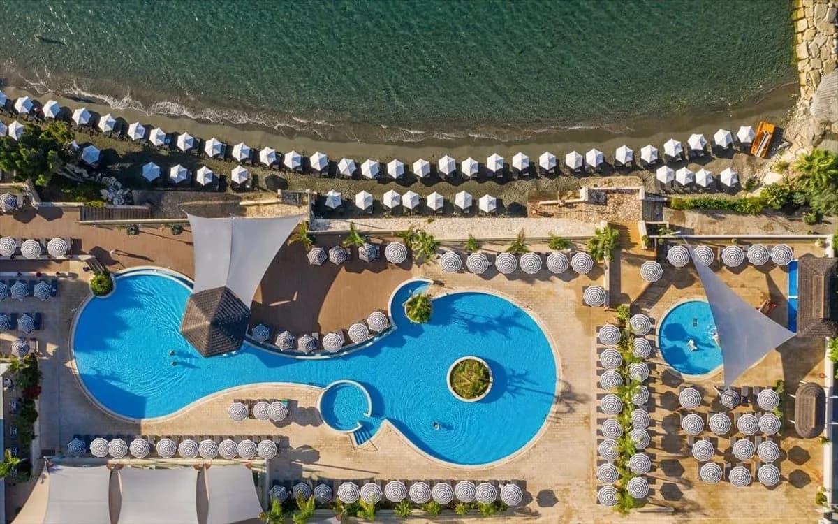 Ο Όμιλος Louis Hotels και η ιστορία του κυπριακού τουρισμού