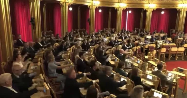 Η βουλή της Νορβηγίας έκανε το Viking Row του Μουντιάλ 2026