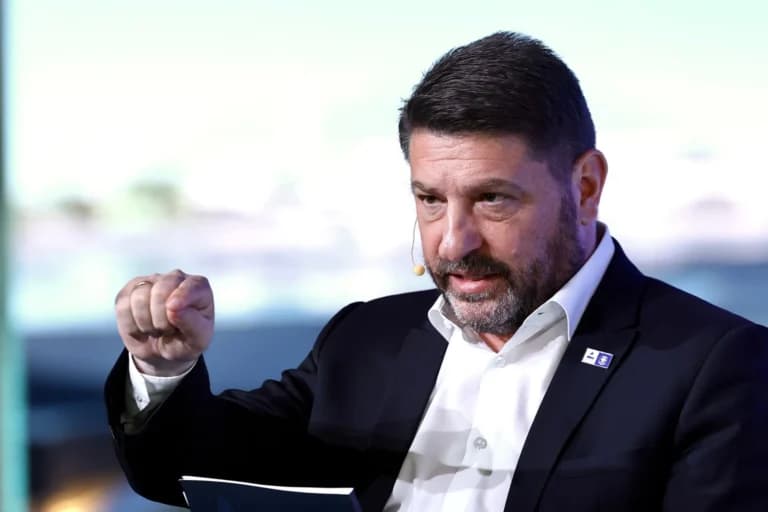 Ο Χαρδαλιάς απαντά στους βανδαλισμούς έξω από το σπίτι του
