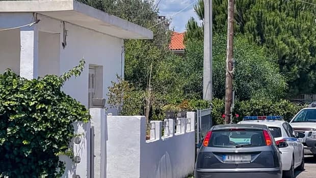 Διπλό έγκλημα Αίγιο: 27 μαχαιριές στη μητέρα, 6 στον γιο