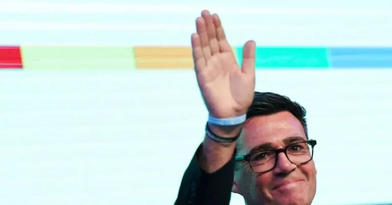 Ο Άντι Μπέρναμ εξελέγη βουλευτής και απειλεί τον Στάρμερ