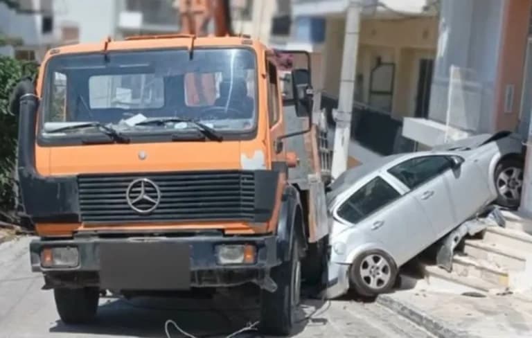 Φορτηγό έσπειρε τον πανικό στην Ηλιούπολη