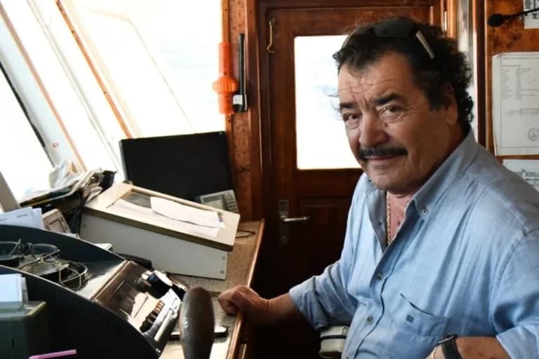 Ο Ιωάννης Σκοπελίτης έφυγε — θρήνος στις Κυκλάδες