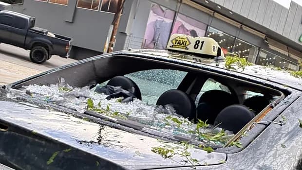 Χαλαζόπτωση σαρώνει τα Ιωάννινα με ζημιές