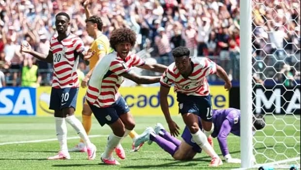 Οι ΗΠΑ 2-0 την Αυστραλία και στους «32» του Μουντιάλ