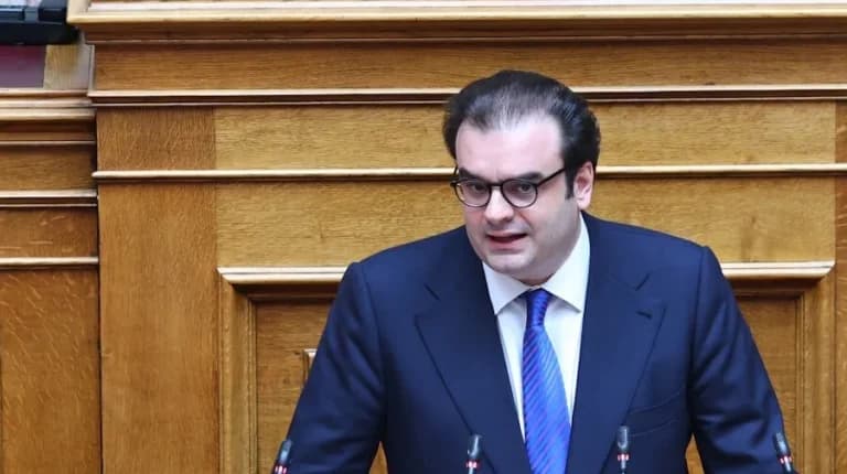 Ο Πιερρακάκης κλείνει 16 χρόνια εκκρεμότητας νόμου Κατσέλη