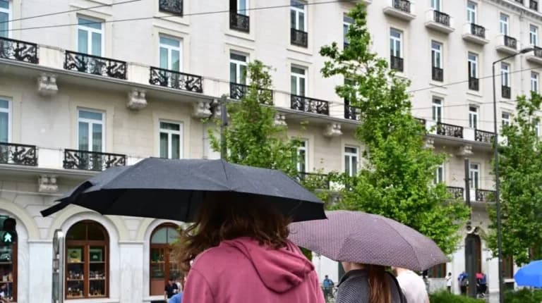 Βροχές στην Αττική Παρασκευή και Σάββατο — ανάσα από τις φωτιές