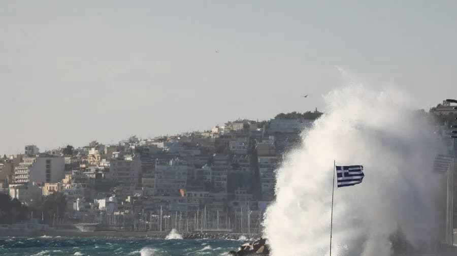 Ισχυροί βοριάδες σαρώνουν τη χώρα — κίτρινος συναγερμός