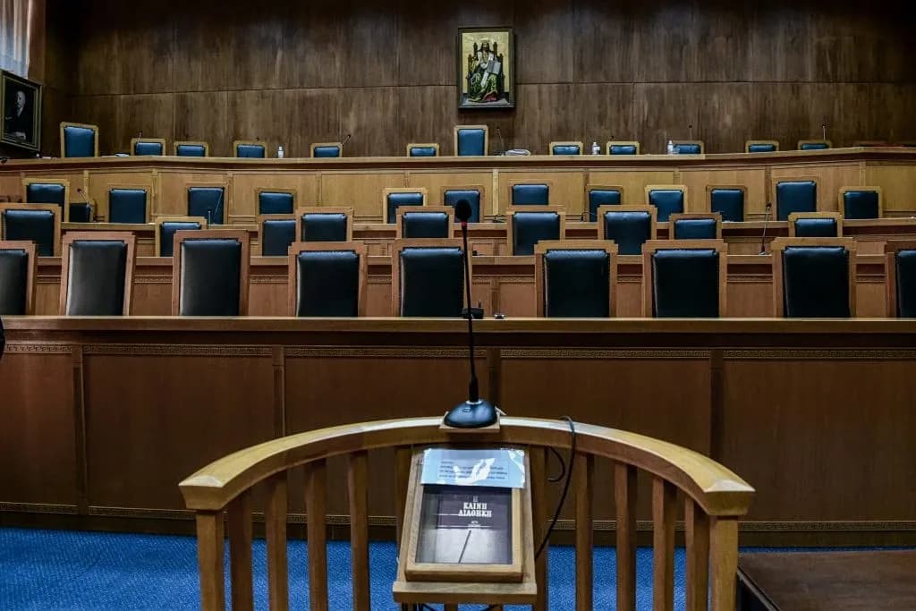 Η εισαγγελέας ζητά ενοχή Ασημακοπούλου για τα email αποδήμων