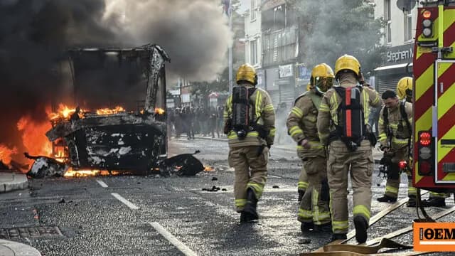 Νύχτα τρόμου στο Μπέλφαστ με πυρκαγιές σε σπίτια μεταναστών