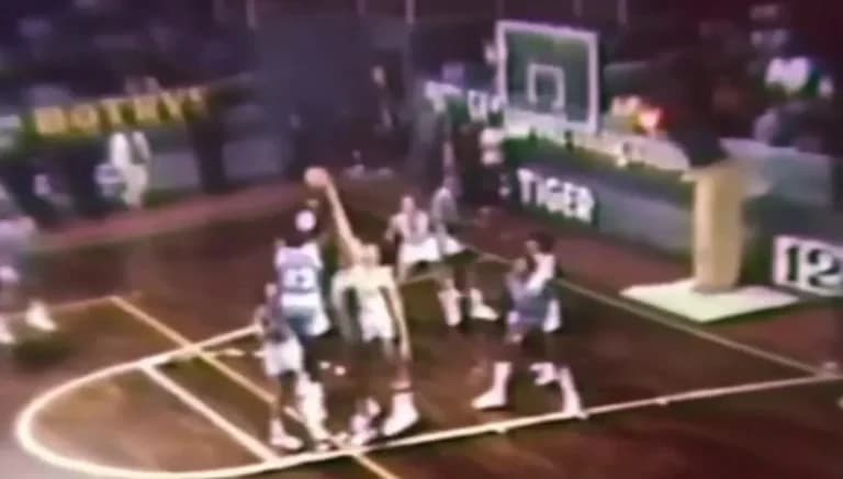Ο Μάικλ Τζόρνταν στα Πατήσια: Η νύχτα του 1983