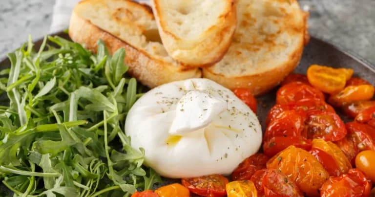 Η burrata με ψητά ντοματίνια: Η συνταγή που ξεχωρίζει