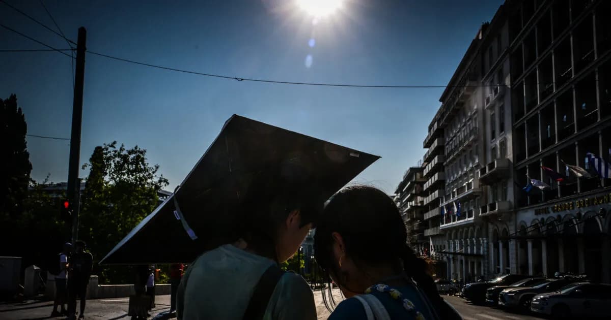 Ο καύσωνας στην Αττική δείχνει 75 βαθμούς στις ταράτσες
